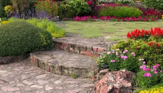 front yard landscaping ideas with rocks and mulch